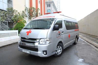 Tuyển tài xế dấu D lái xe cứu thương rành đường thành phố