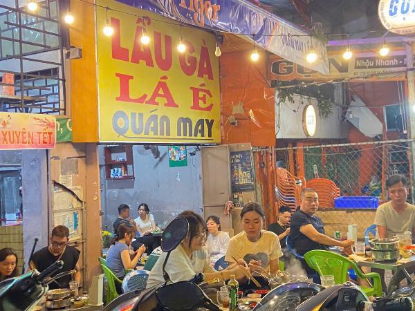 LẨU GÀ LÁ É QUÁN MAY tuyển 2 NỮ phục vụ theo ca làm tại Q1