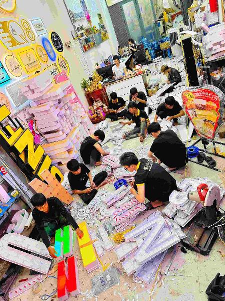 Tuyển thợ Quảng cáo, thợ phụ, học nghề & nhân viên thiết kế 