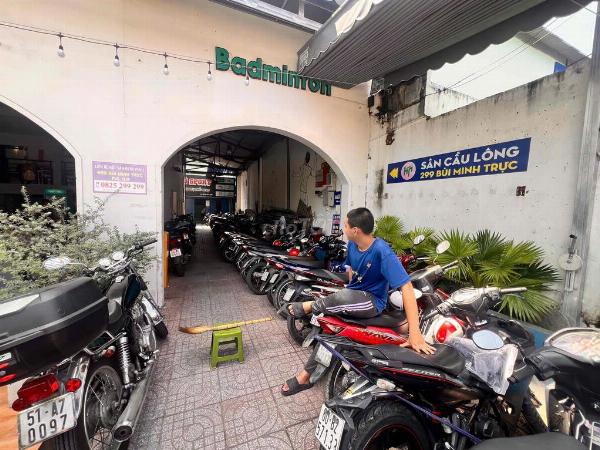 Sân cầu lông & cafe Hưng Phú Sport tuyển bảo vệ và phục vụ làm tại Q8 
