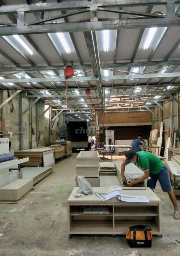 Cty UMI Decor tuyển thợ mộc & thợ hàn inox lãnh lương mỗi tuần 