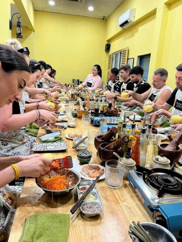 Tuyển người dạy nấu ăn cho người nước ngoài làm tại Q1