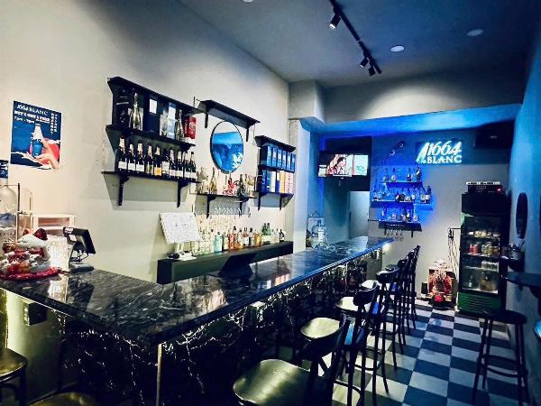 M BAR RESTAURANT tuyển NỮ NV ngoại hình ưa nhìn làm Q1
