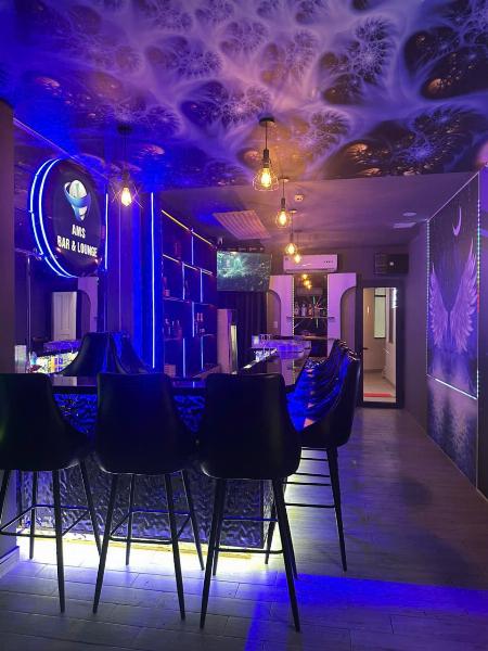 Quầy Rượu AMS BAR tuyển Quản lý nữ & Phục vụ nữ THU NHẬP CAO