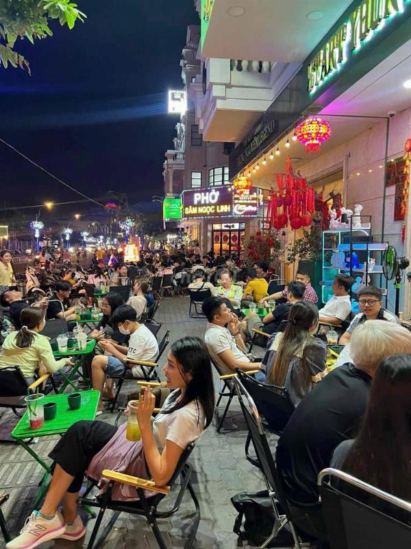Tuyển NV làm tại quán Gò Vấp , nhận đào tạo lên pha chế
