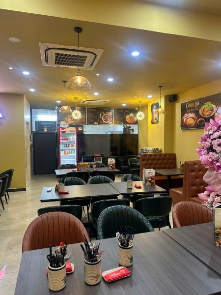 Nhà hàng Gia Đình Bếp Việt cần tuyển phụ bếp rửa chén 