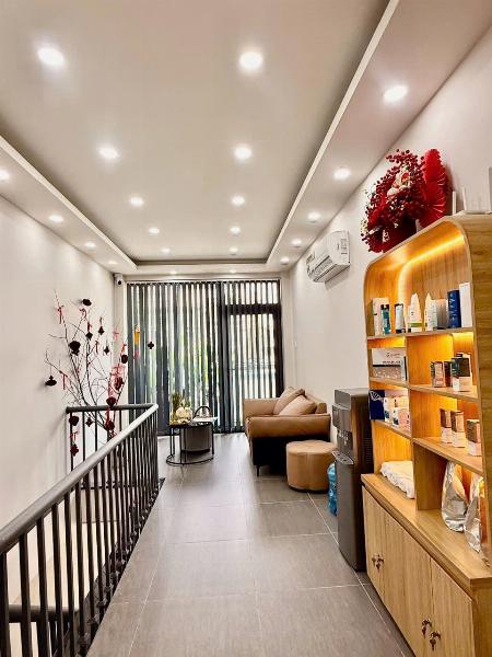 Cần KTV NAM NỮ có kinh nghiệm Body, trị liệu, giãi cơ làm Bình Dương
