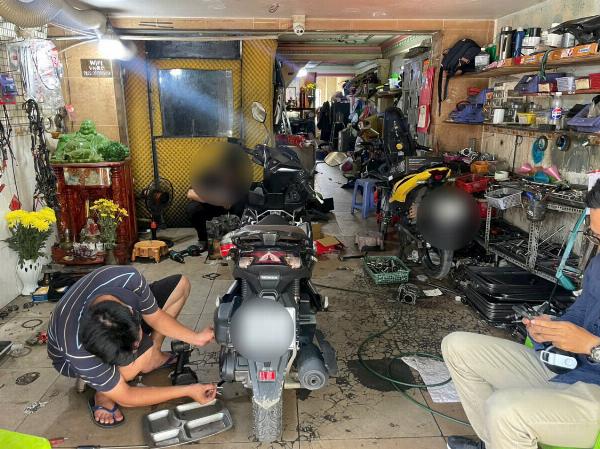 Tuyển 2 thợ sửa xe biết căn bản là được làm tại Bình Tân 