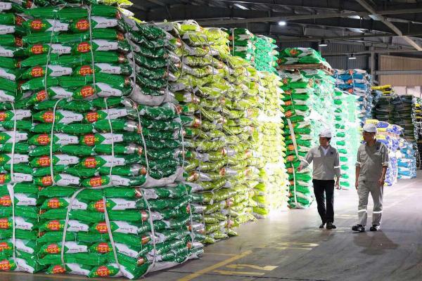 Tuyển nhân viên đóng bao, bốc vác, NV vệ sinh làm tại BRVT 