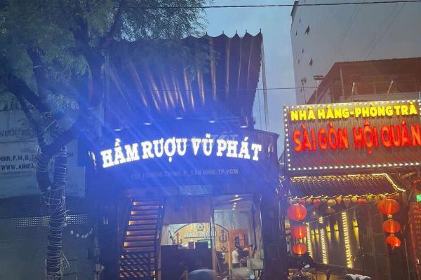 Tuyển bảo vệ giữ xe nhà hàng hầm rượu Có Bao Cơm 