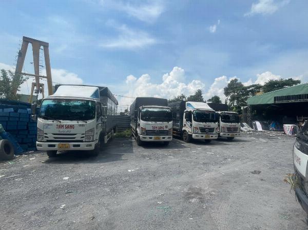 Do mua thêm xe nên Cty Vận tải TÁM SANG cần gấp 5 tài xế chạy tải 1T9