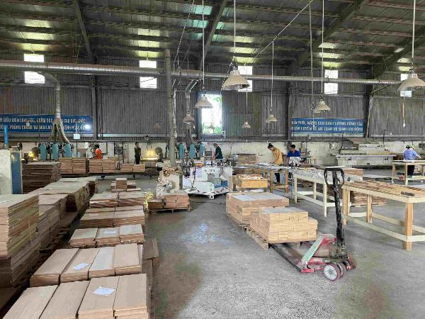 CTY PHẨM HOÀNH tuyển NV đứng máy sx, lắp ráp, gia công, có BAO CƠM 