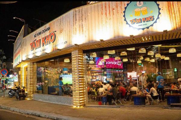 Tuyển Phục Vụ - Tiếp Thực làm ở Q10