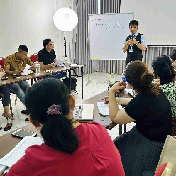 Tuyển nhân viên sales ngành giáo dục