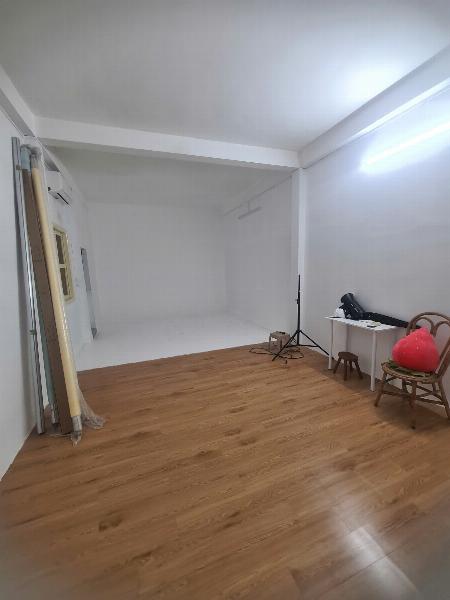 Cho thuê phòng làm việc 50m2 lầu 1 tiện làm editor, designer, quay SP