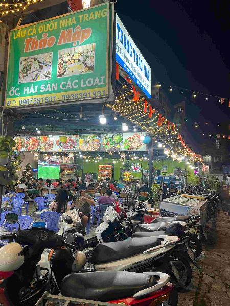 Lẩu Cá Đuối Nha Trang Thảo Mập Tân Phú tuyển phục vụ & tiếp thực